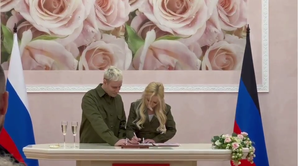    Певец Шаман и Екатерина Мизулина сыграли свадьбу в Донецке