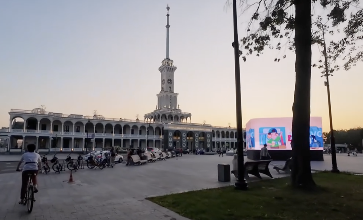 Северный речной порт во всей красе