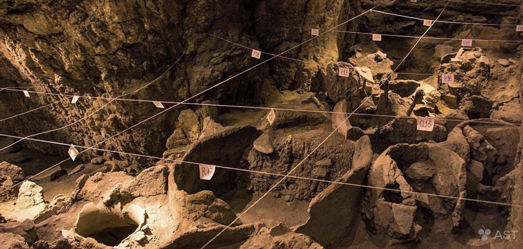 Комплекс Арени-1, включающий в себя виноградный пресс, чаны для брожения и ёмкости для хранения глины