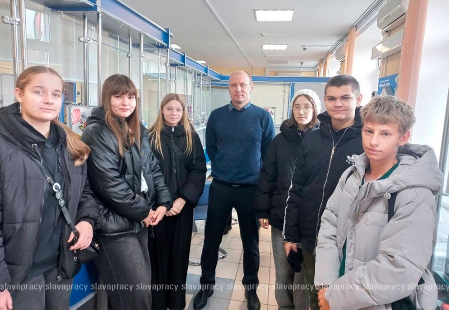     Экскурсии, спорт, творчество: чем заняты школьники Копыльщины на осенних каникулах?