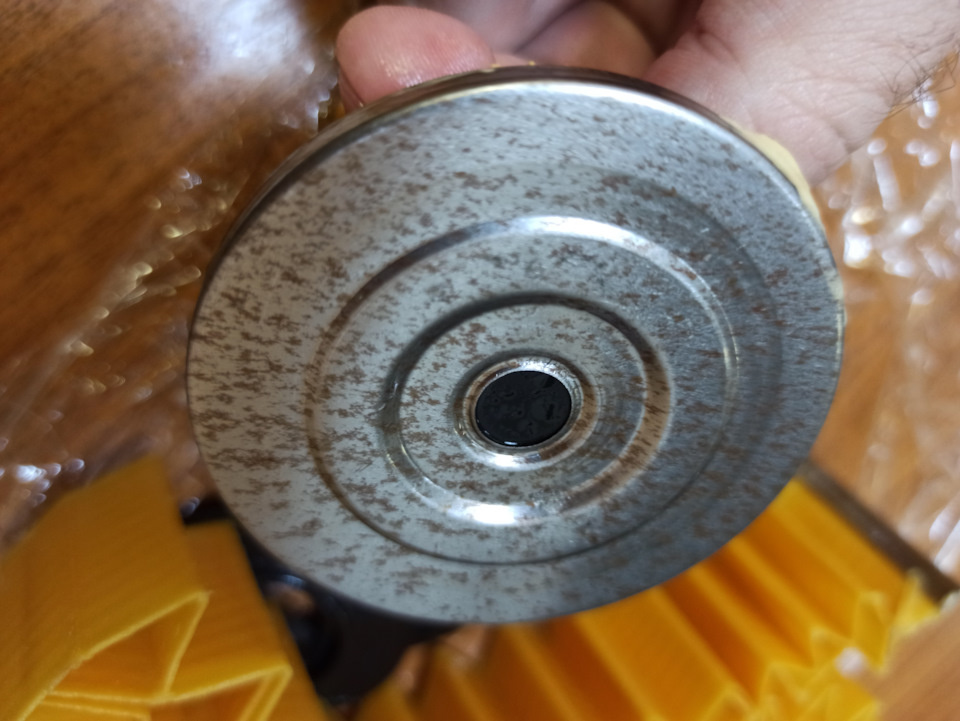 Внутрянка фильтра ГудЕр с корпусом, устойчивым к коррозии. Как ни странно, но вся внутрянка данного фильтра с ржавым налетом… Вот и верь после этого производителям