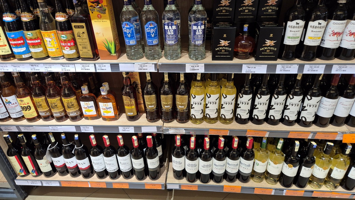 Цены на алкоголь в ТЦ в Куала-Лумпур