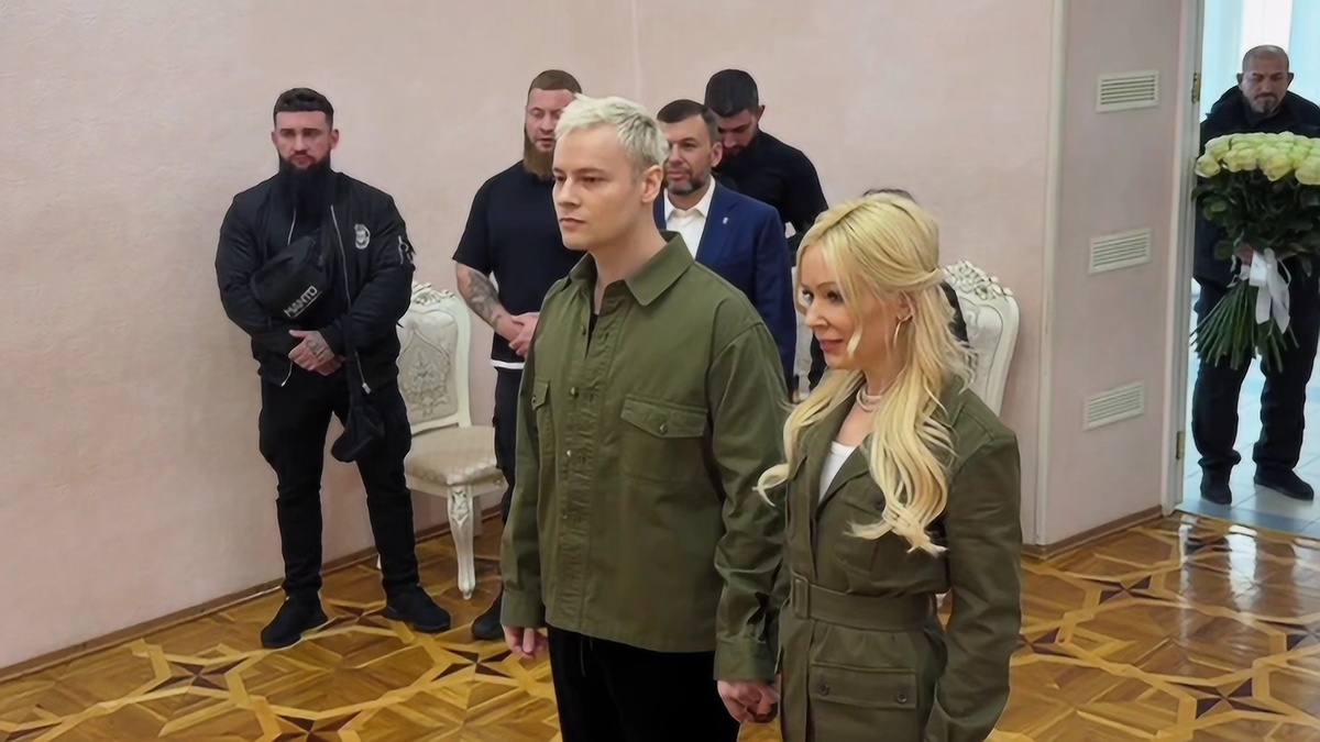 Невеста, нереальный свет в белых облаках...