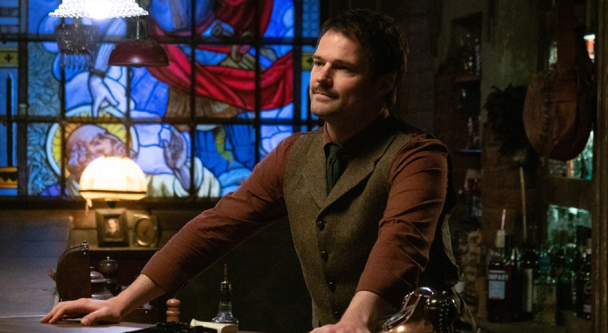 Загадочный бармен