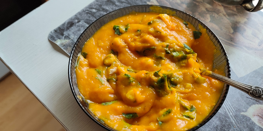 Как правильно  принимать пищу по Аюрведе