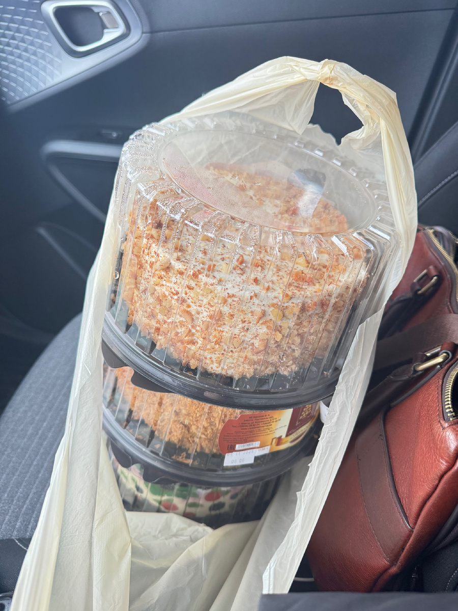 Те самые торты: Молочная Леди, Наполеон и Лимонный с черной смородиной 