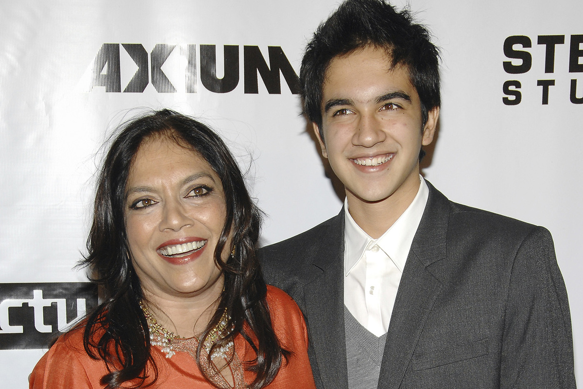   Режиссер Мира Наир и ее сын Зоран Мамдани на церемонии вручения премий Gotham Awards в 2007 г.  
Evan Agostini / AP