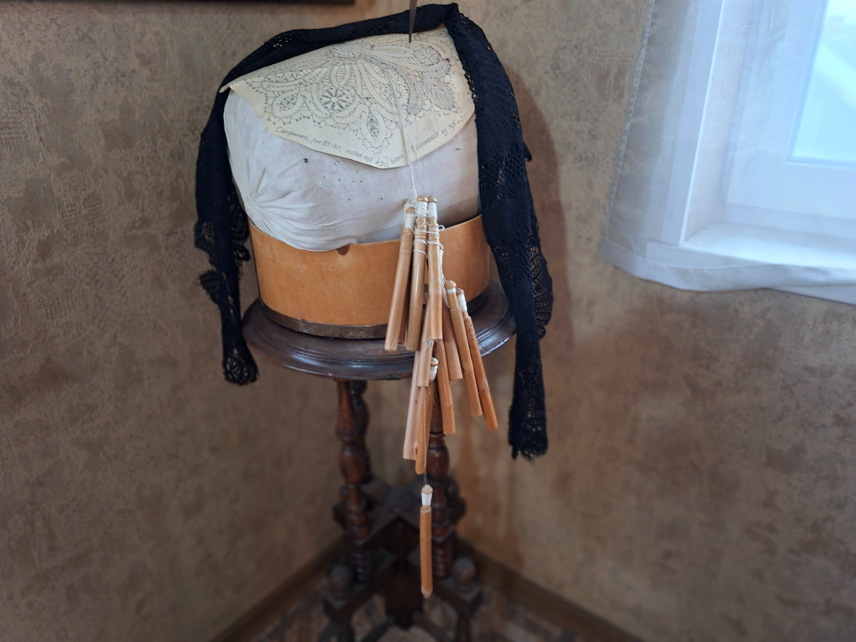 фото автора  рабочее место кружевницы