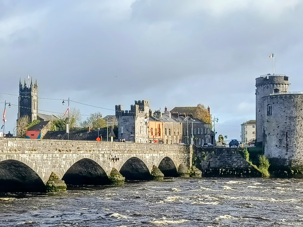Река Shannon.Графство Клэр.Город Limerick. Ирландия.Фото автора 