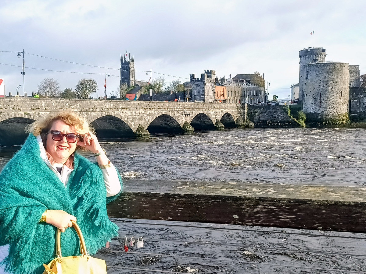 С видом на замок . Графство Клэр. Ирландия. Limerick. Фото автора 