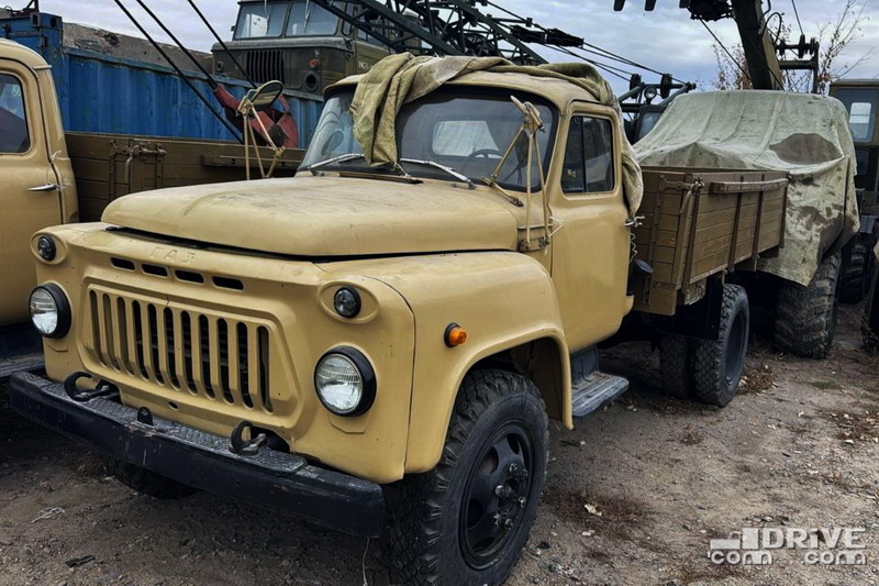 Обнаружена нычка с раритетными грузовиками