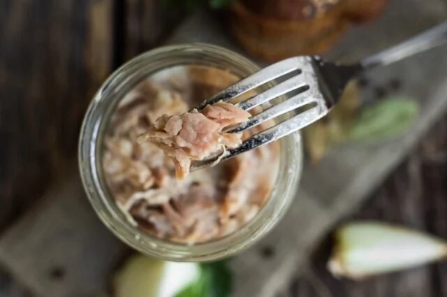    Сколько можно хранить домашнюю тушенку в банке?