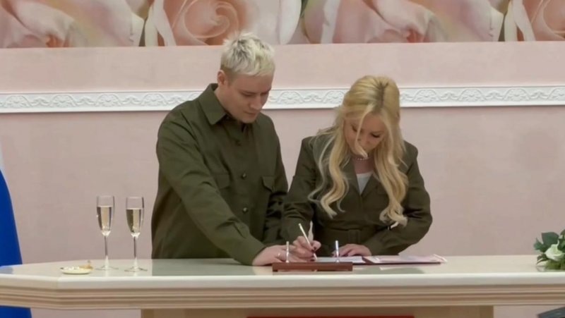     Екатерина Мизулина и SHAMAN. Фото: rbc.ru.