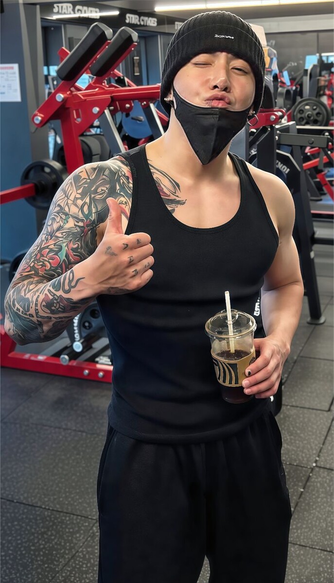 Чонгук желает вам отличного настроения 7 дней в неделю