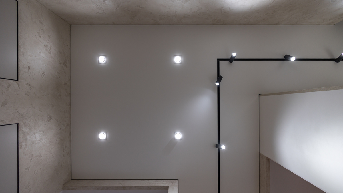 Расчёт освещения в жилых помещениях регулируется рядом официальных документов