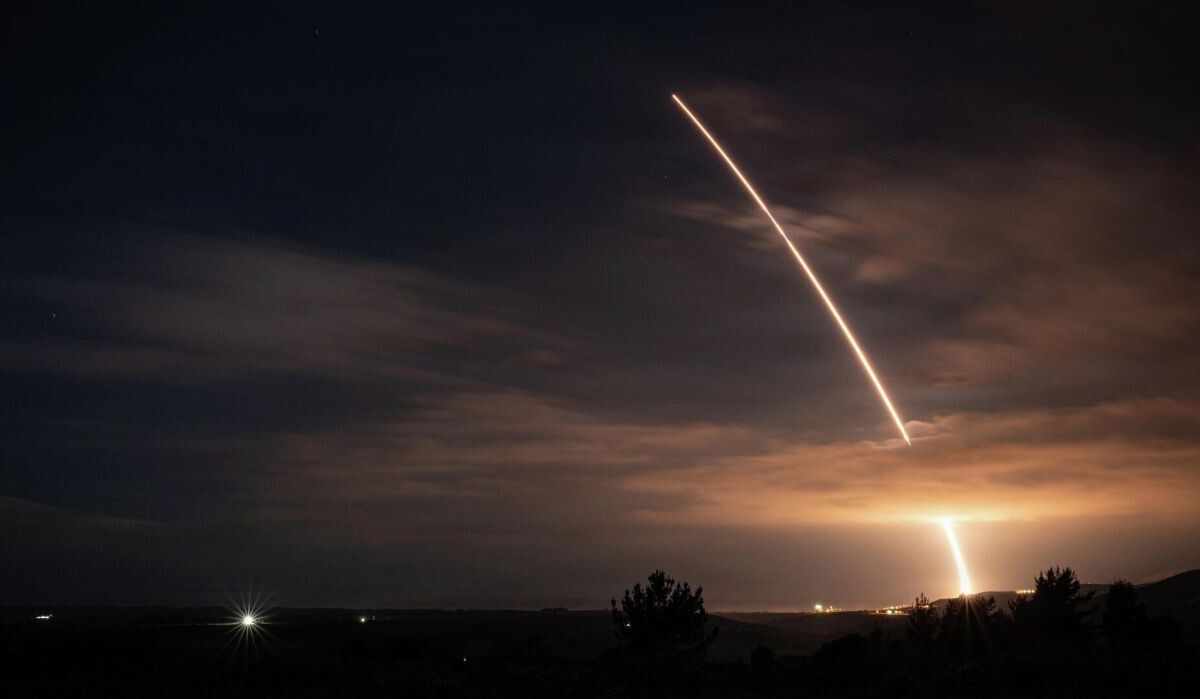     Запуск межконтинентальной баллистической ракеты Minuteman III, 5 ноября 2025. Источник: U.S. Space Force Автор фото: Tech. Sgt. Draeke Layman З