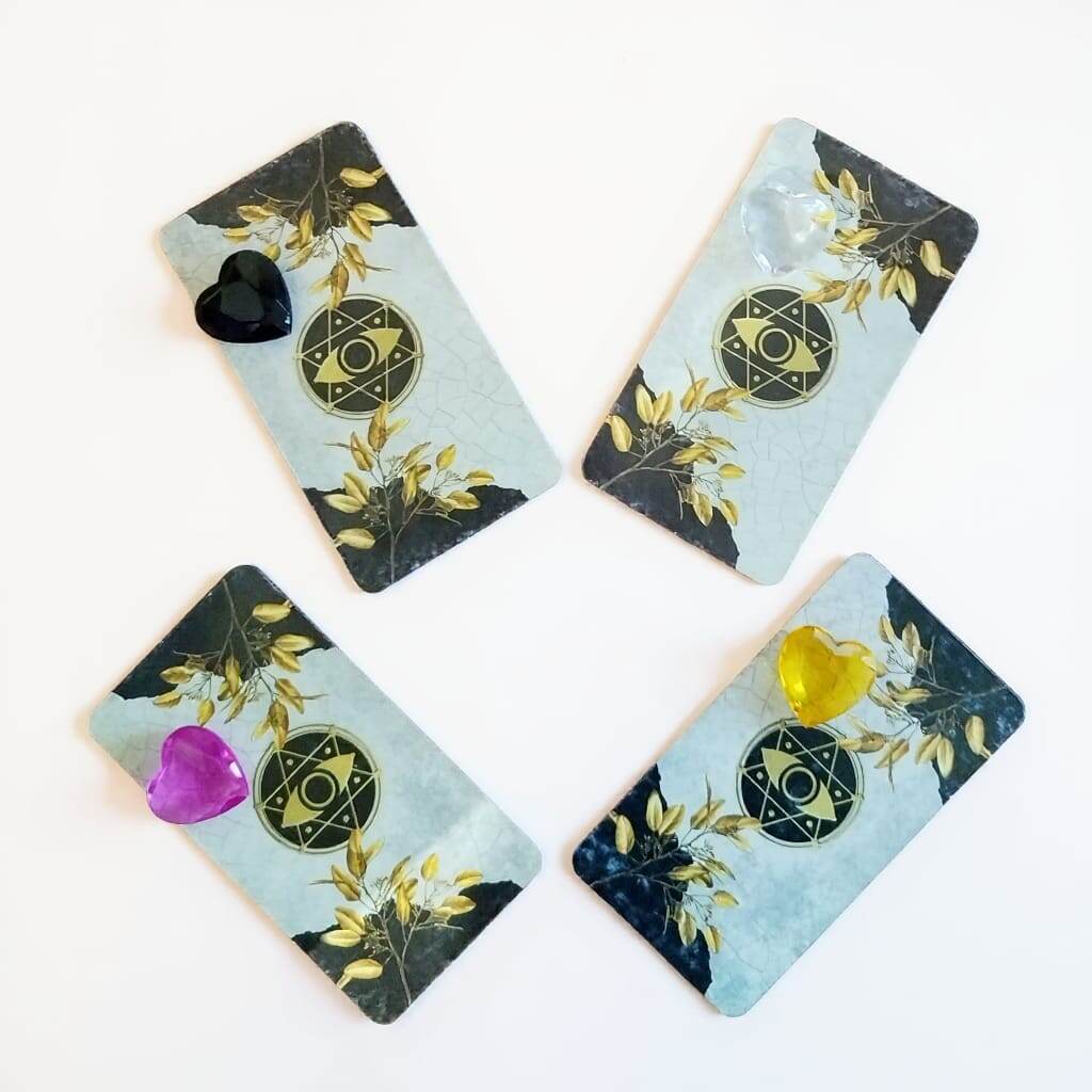 ****** НУЖНО СОСРЕДОТОЧИТЬСЯ И ВЫБРАТЬ КАРТУ, К КОТОРОЙ ПОТЯНЕТ*****