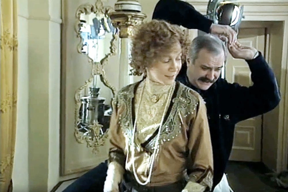    Михалков снял "Вспоминая Чехова" в 1993-м, но понял: не получилось. И положил фильм на полку. / Film studio September