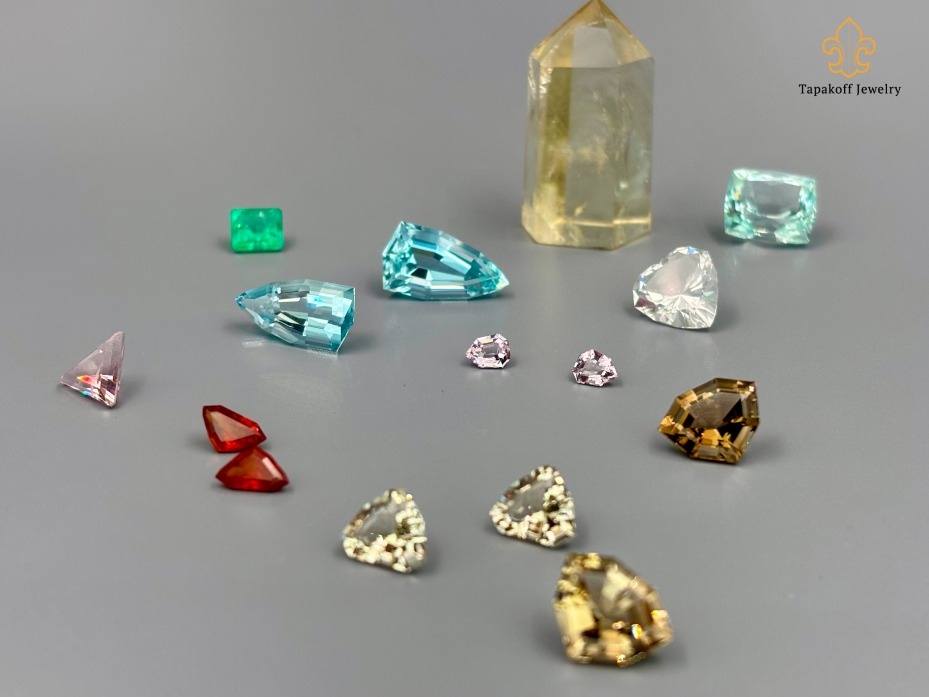 Подбор камня – процесс, который может затянуться. Но ведь это действительно поиск драгоценности – одной-единственной подходящей! Попадание здесь должно быть стопроцентным