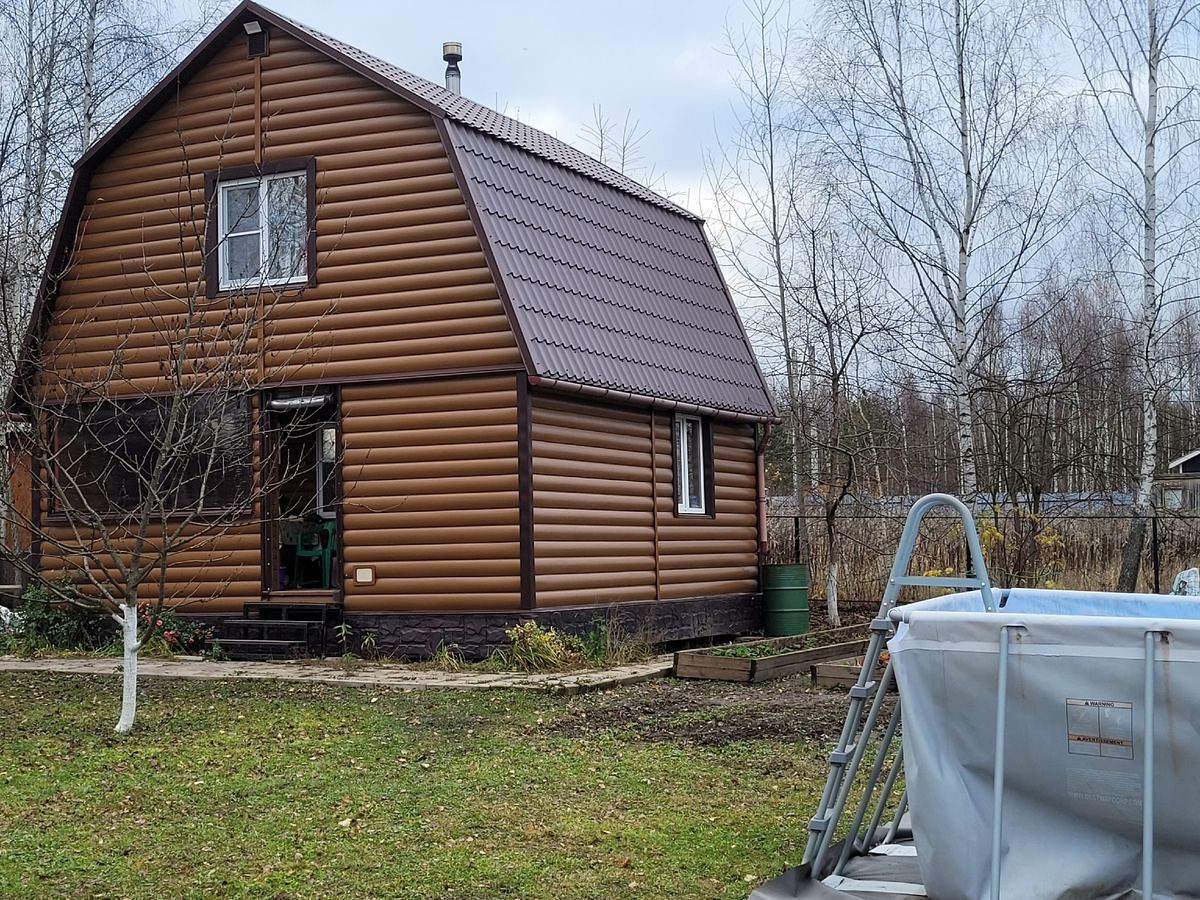 Это моя баня и бассейн не убранный. 😅