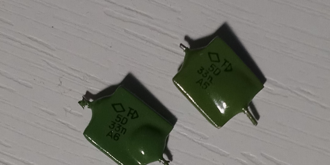 Зеленые "советские сокровища": Как найти и оценить редкие конденсаторы с платиной и палладием.