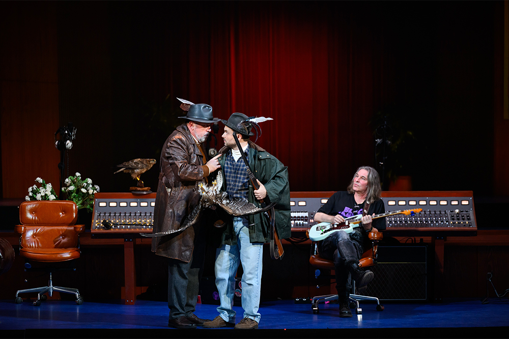    В спектакле Антона Федорова "Вольный стрелок" стартует в студии звукозаписи. / Никита Чунтомов