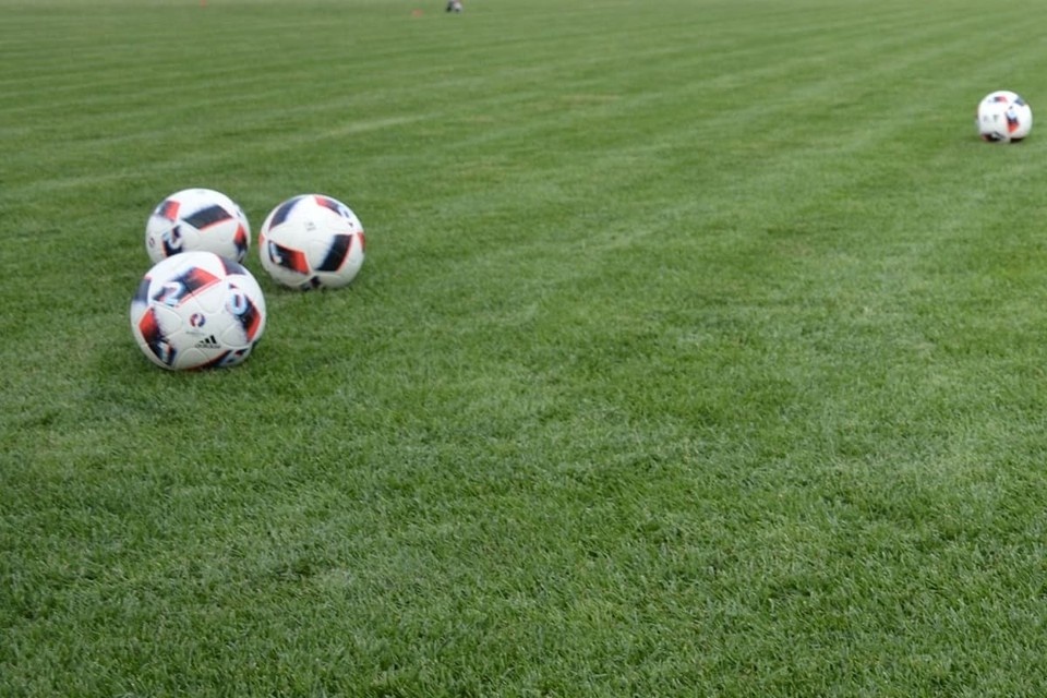    Первый товарищеский матч на новом домашнем поле «Шахтер» провел «Ростовом-2». Антон ФОКИН