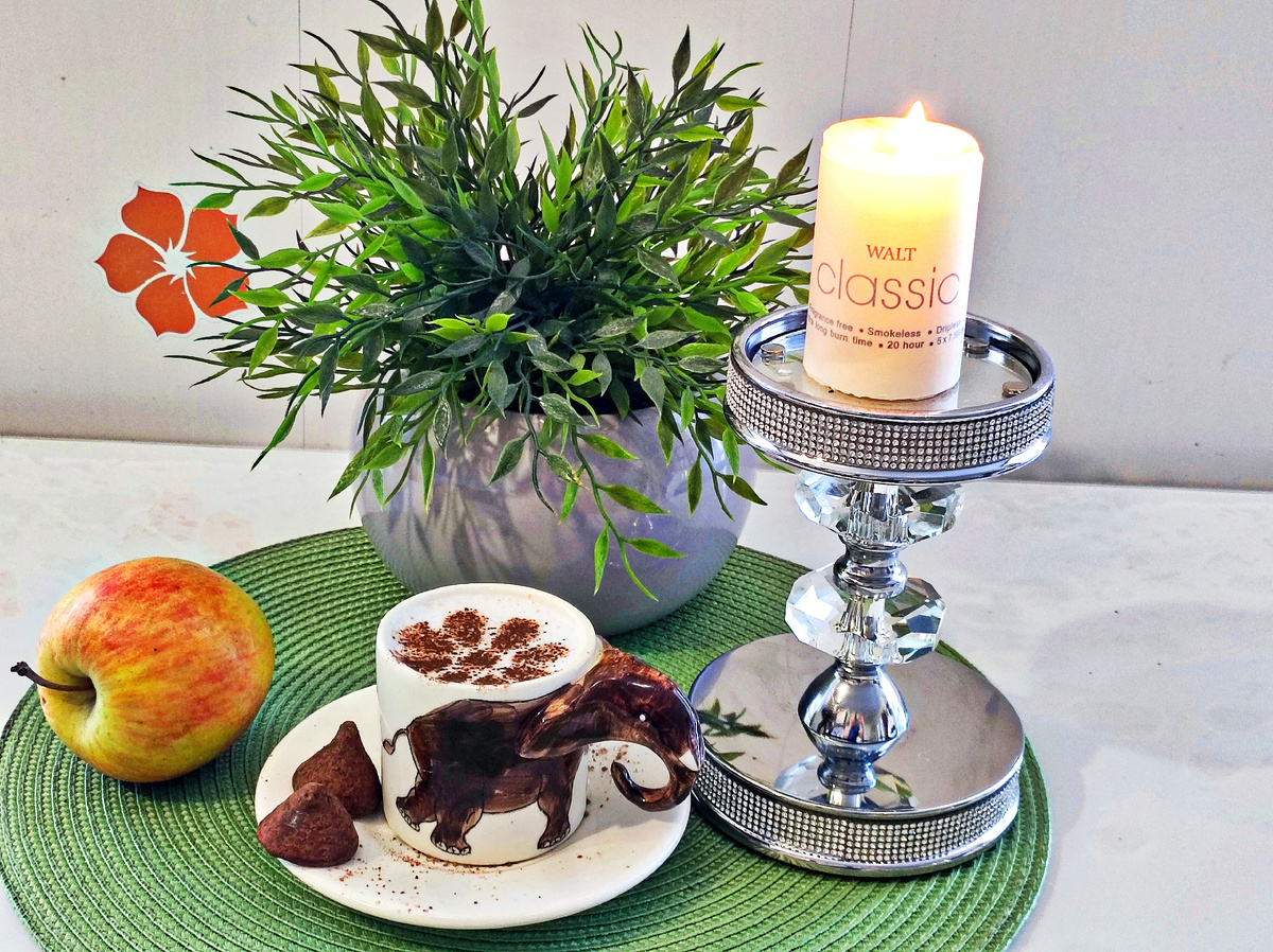 Люблю украшать кофе рисунками . Фото автора 