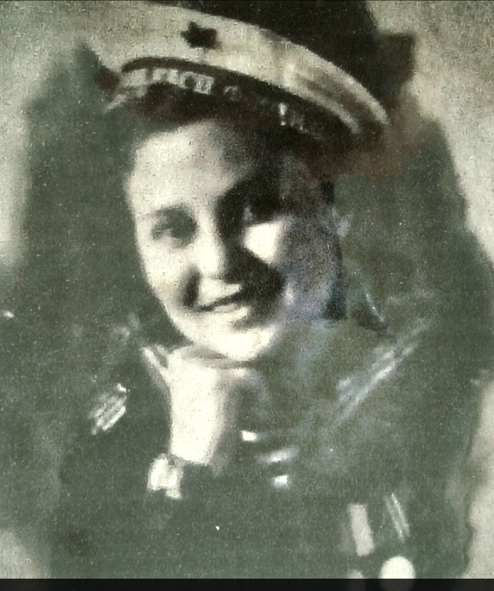 Моя мама в форме её брата , вернувшийся с войны; ориентировочно 1944-1945 гг.