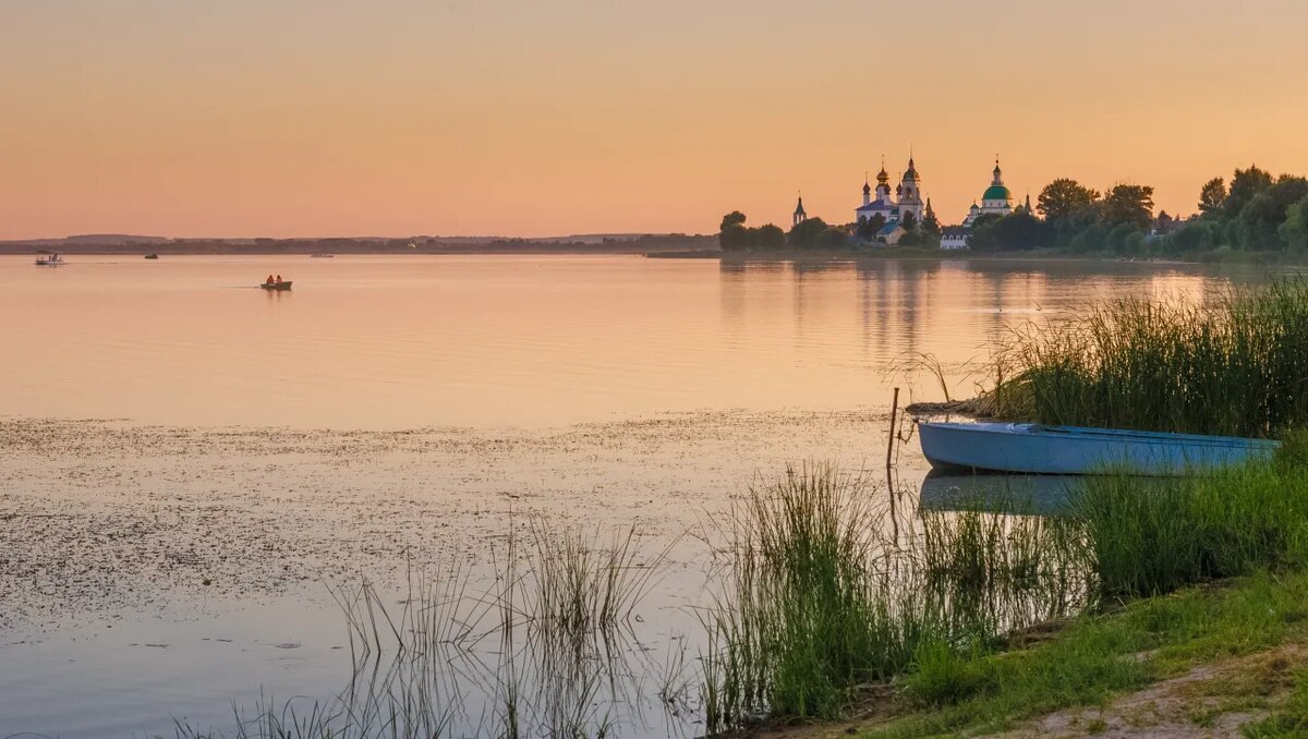 Озеро Неро фото с сайта poehali.tv