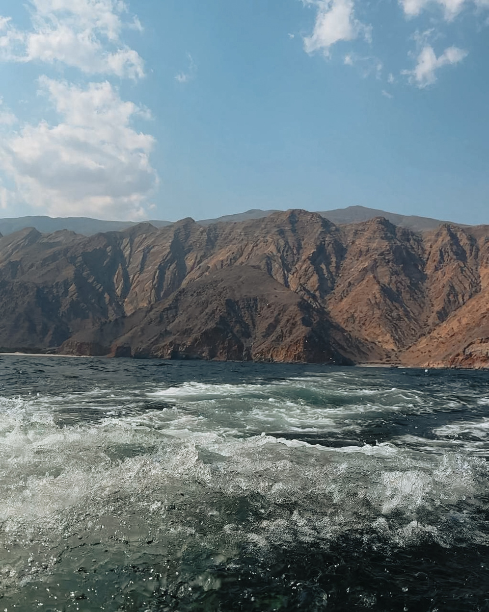 В Омане мы отправились на одной из лодок доу покорять Аравийское море