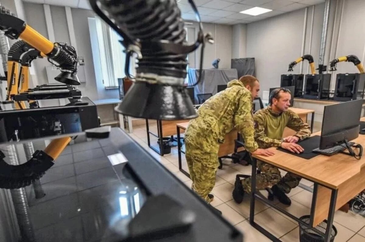    Работодатели готовы не только принимать участников СВО, но и создавать места специально для них.