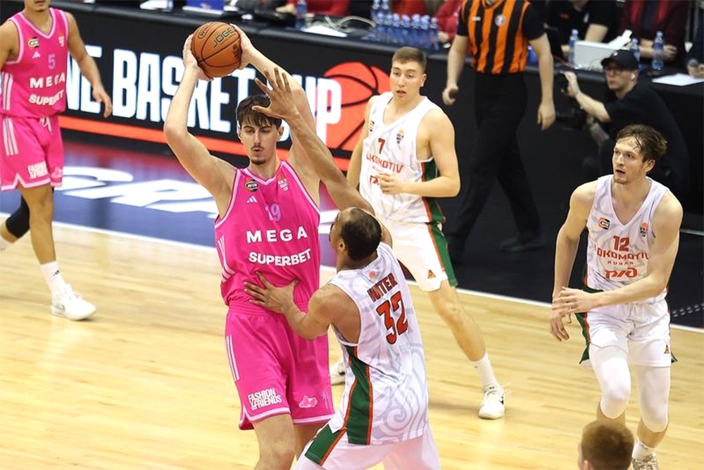    Матч второго круга между кубанцами (игроки в светлой форме) и БК "Мега" пройдет только в феврале будущего года. / Пресс-служба Единой лиги