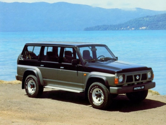 Nissan Patrol Y60 (1987-1997).