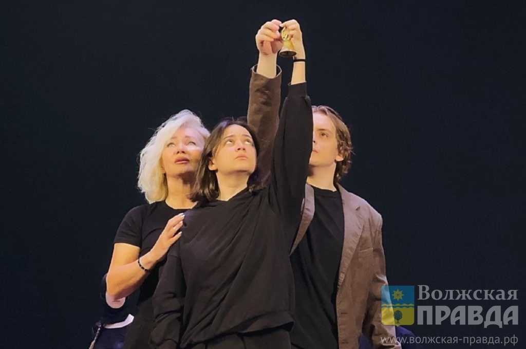     Homo Aviarius: волжский «Октябрь» отметит свои «45+3» с байком и Моцартом
