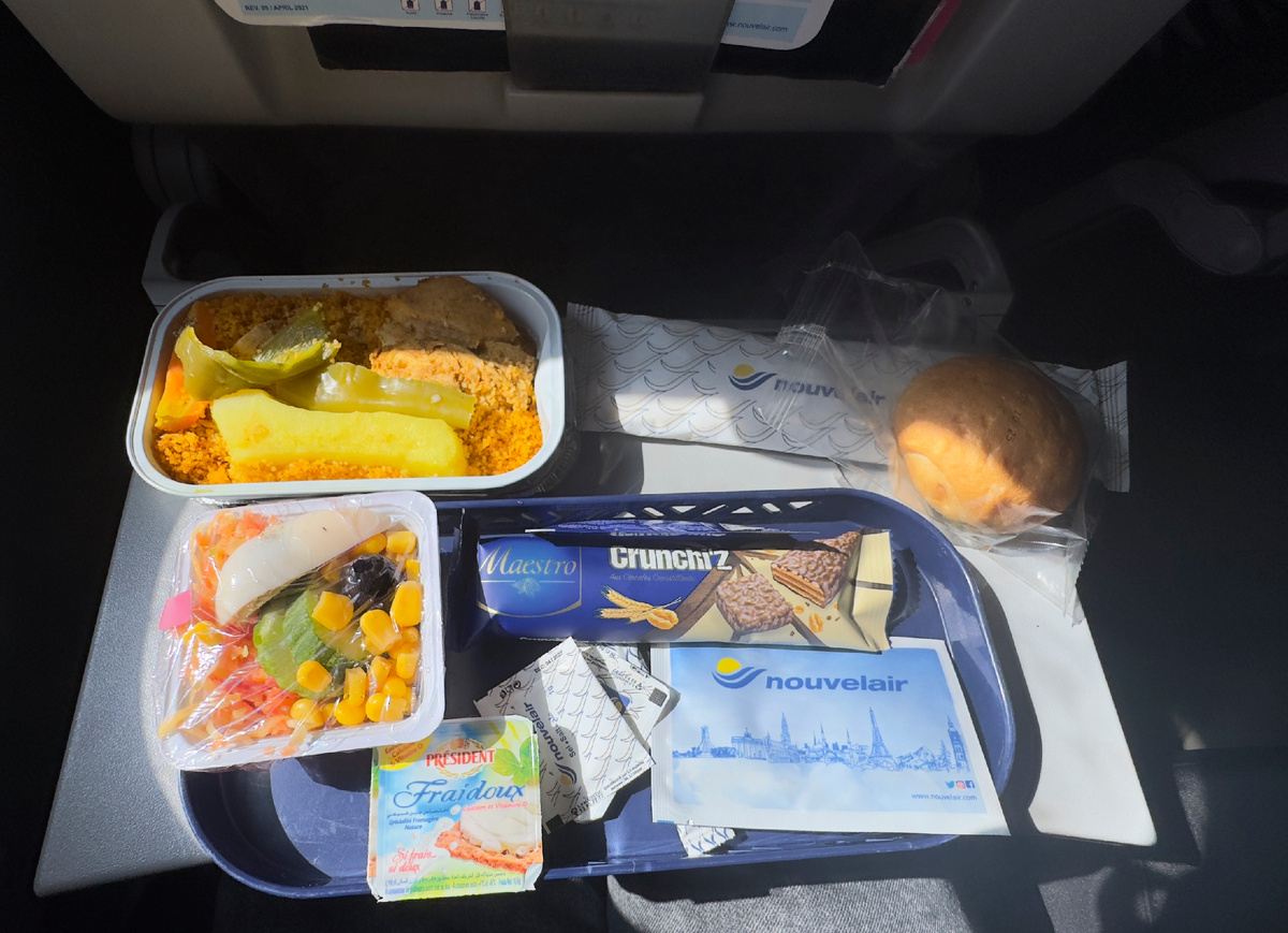 Питание на борту Nouvelair Tunisie