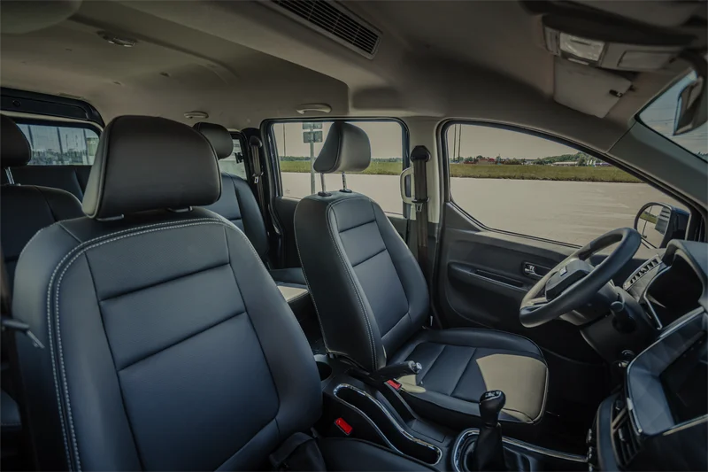 АвтоВАЗ хочет конкурировать с «Соболем» и «Газелью»? Фургон и минивэн стали ближе к серийному производству