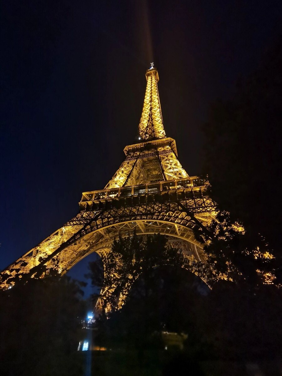 Сегодня ряд стран ЕС, в том числе Франция, продолжают более свободно выдавать туристические визы россиянам. Фото: Надежда Комаренко. newizv.ru