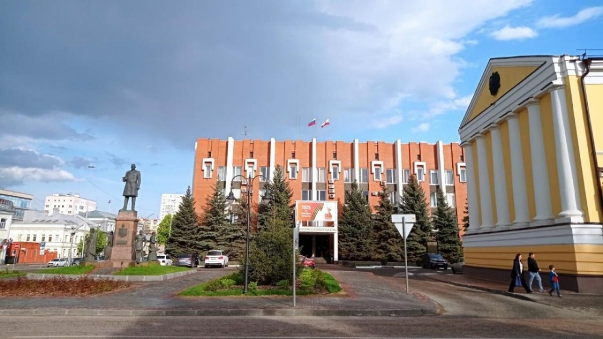    Бюджет: Буланов поинтересовался судьбой 300 млн на Славянскую площадьНовости Саратова и области – Сетевое издание «Репортер64»