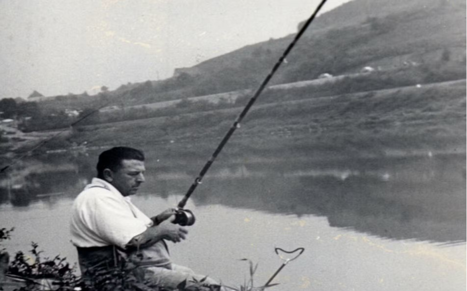 На фото Билли Лейн, один из первых поплавочников, который начал применять поплавок с одной точкой крепления. 