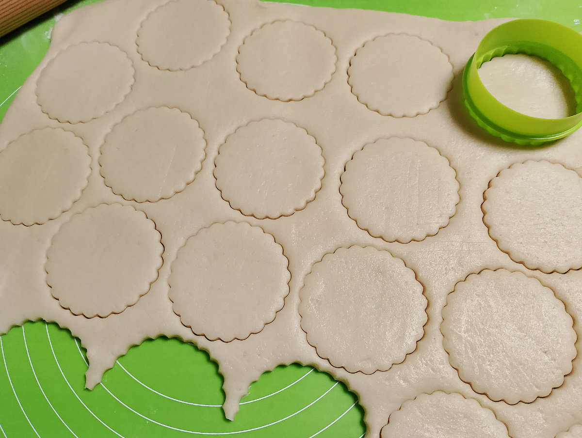 Формируем печенье. Фото 📷 автора.