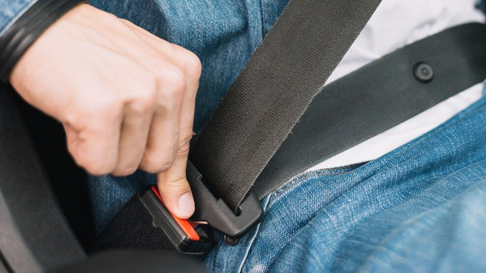 Ремень безопасности в автомобиле / Источник фото: mirbelogorya.ru