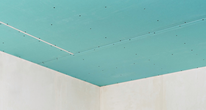    Что лучше для потолка: вагонка, гипсокартон или обои — и почему нужно "откреститься" от натяжных навсегда