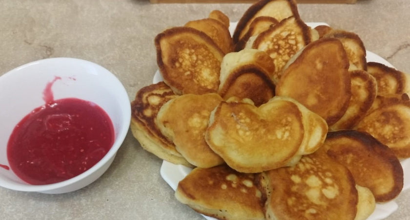    У нас тыква не залеживается, просто смешиваю ее с кефиром: на выходе – целая гора вкуснейших оладьев на завтрак