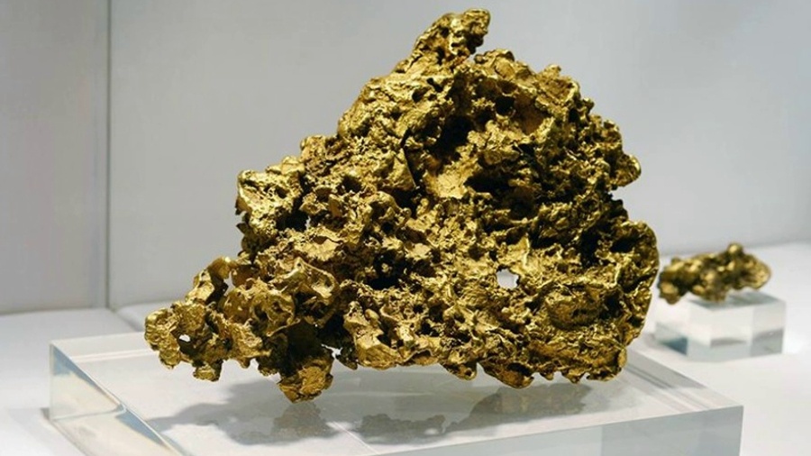 Большой треугольник в Алмазном фонде России