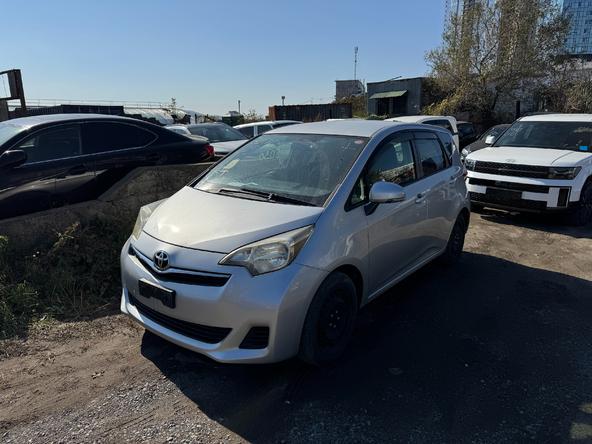 Toyota Ractis 2012 года