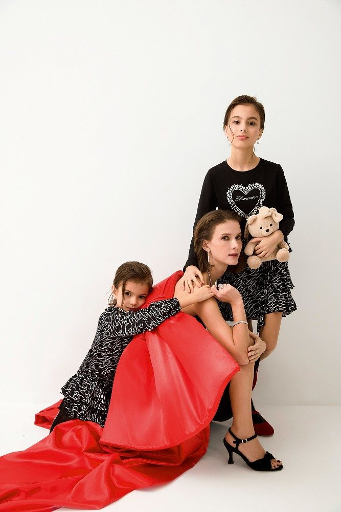 Светлана Ивановна с дочерьми 