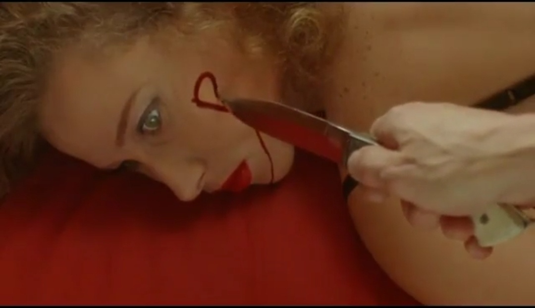 Вот этот кадр будто из поджанра триллеров - джалло