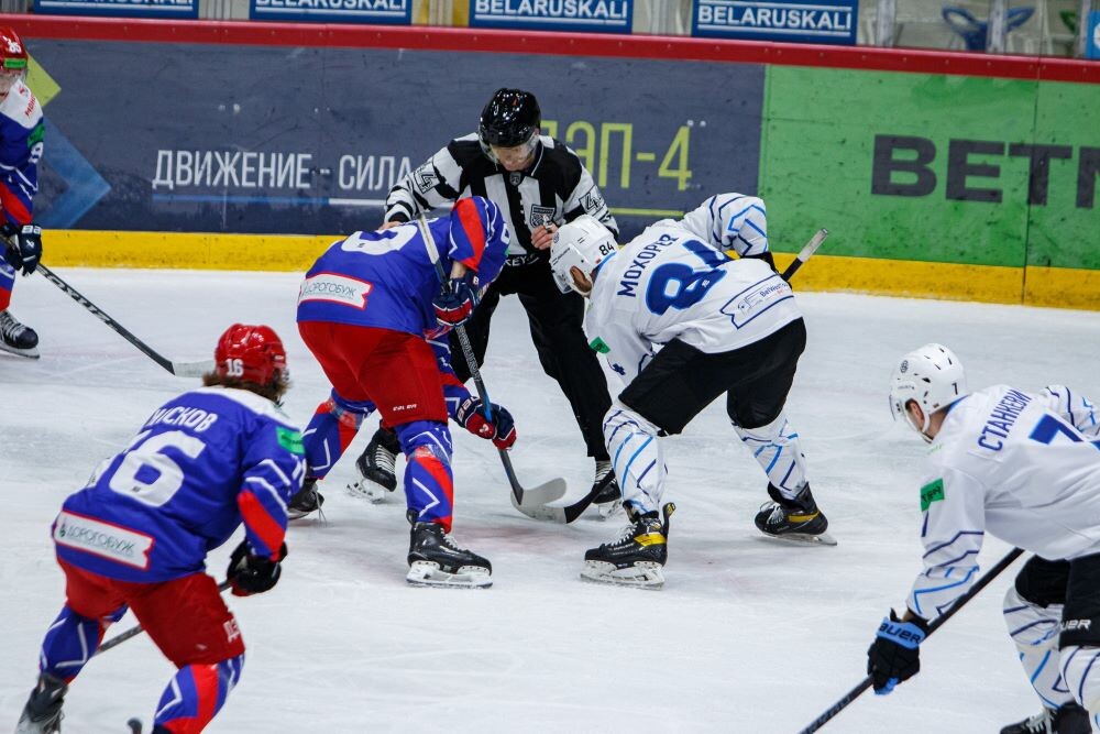    ХК "Славутич" Максим Захаров