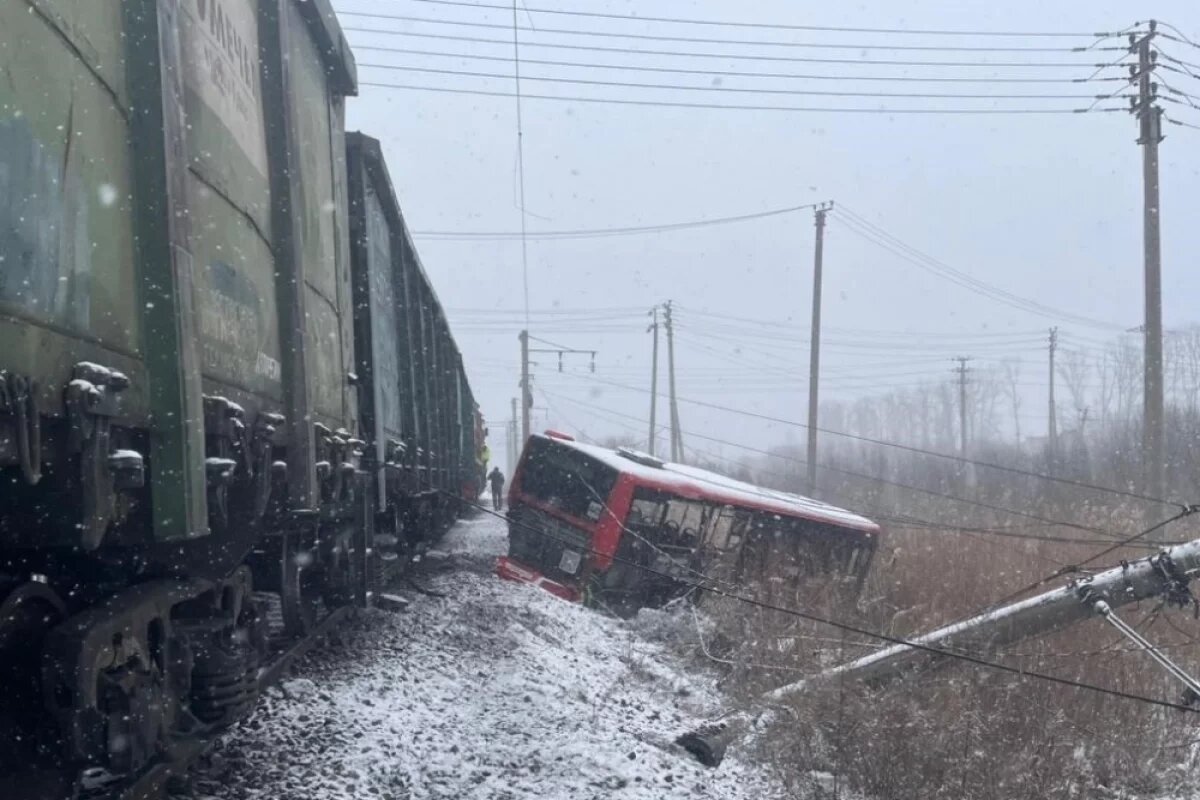    Стали известны подробности ДТП автобуса с поездом в Хабаровске